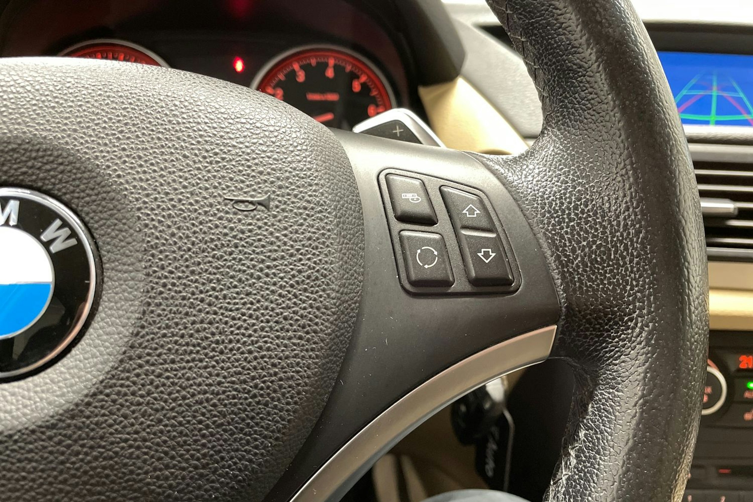 ruskea (beige) BMW X1 2010 kuva 23.