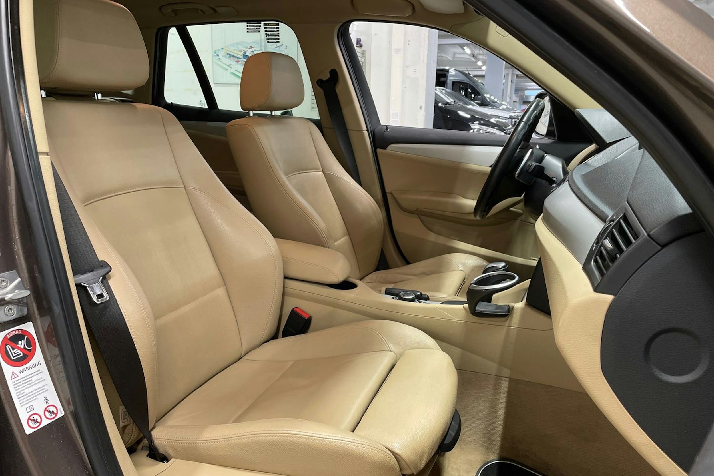 ruskea (beige) BMW X1 2010 kuva 26.