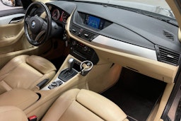 ruskea (beige) BMW X1 2010 kuva 27.