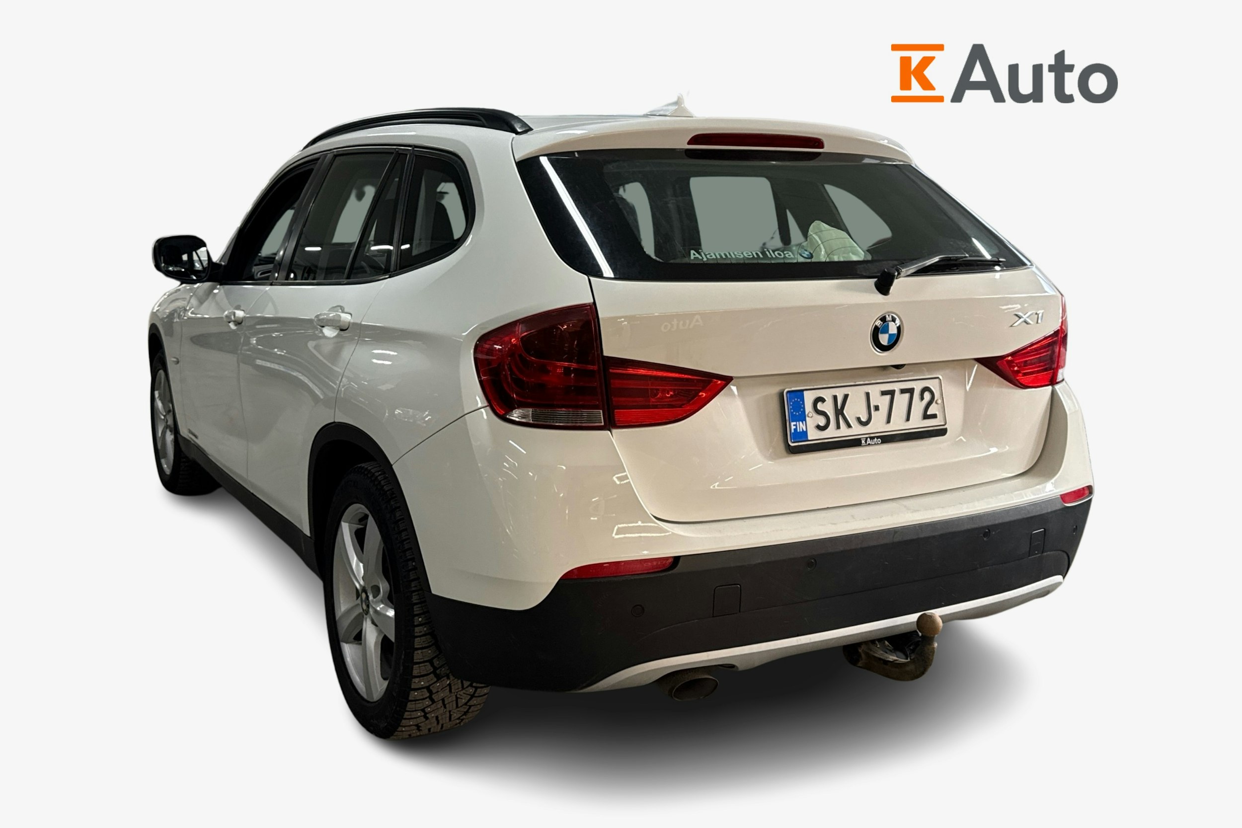 valkoinen BMW X1 2010 kuva 2.