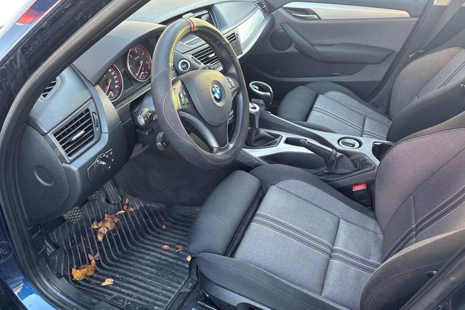 BMW X1 E84 xDrive SAV Business 2010, kuva 3/3