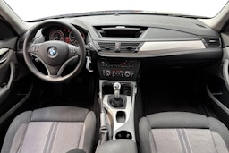 sininen BMW X1 2010 kuva 9.
