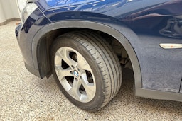 sininen BMW X1 2010 kuva 13.