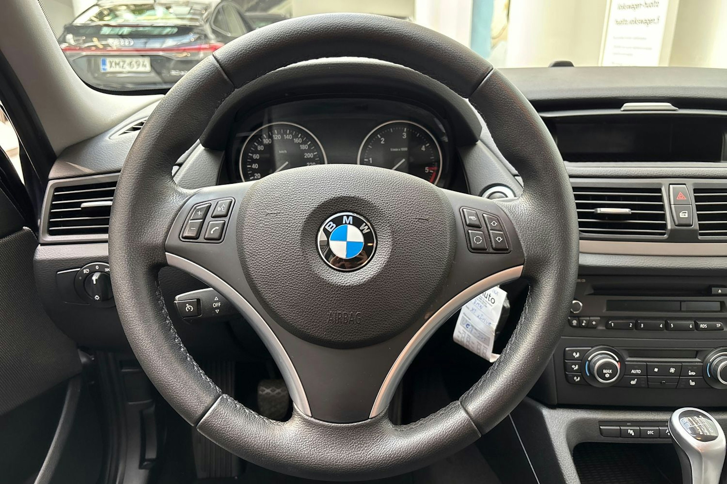 sininen BMW X1 2010 kuva 17.