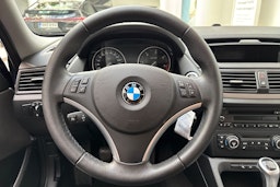 sininen BMW X1 2010 kuva 17.