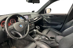 musta BMW X1 2010 kuva 6.