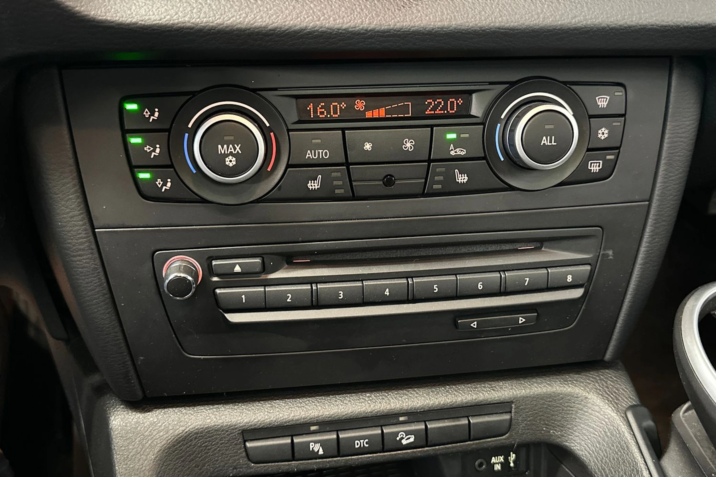 musta BMW X1 2010 kuva 21.
