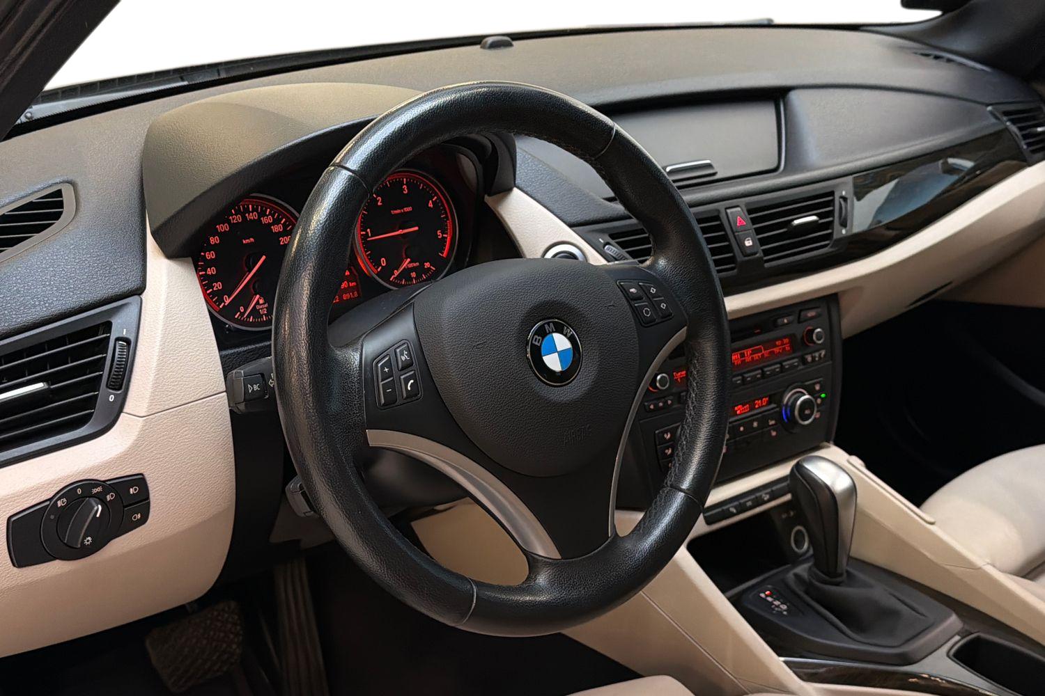 BMW X1 A E84 SAV Business 2010, bild 6/22