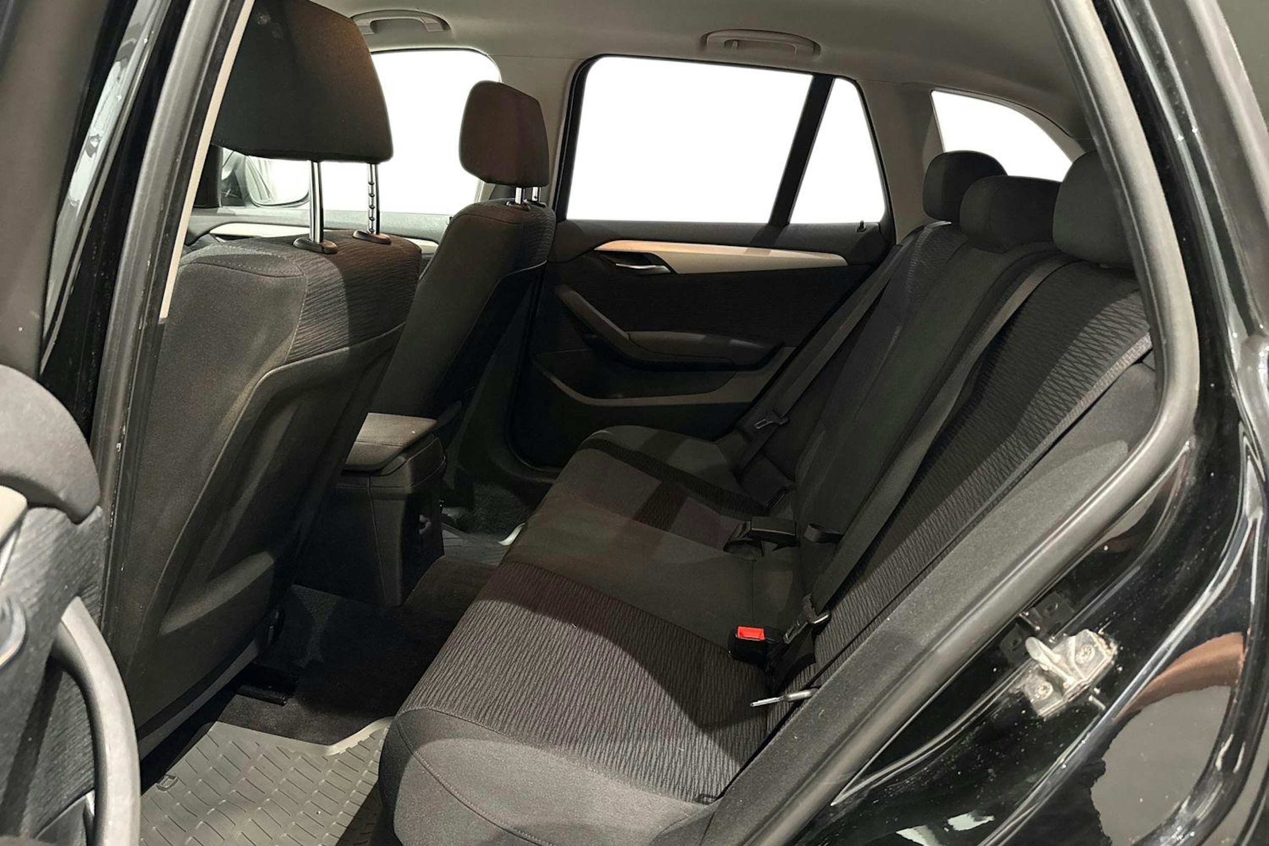 musta BMW X1 2011 kuva 10.