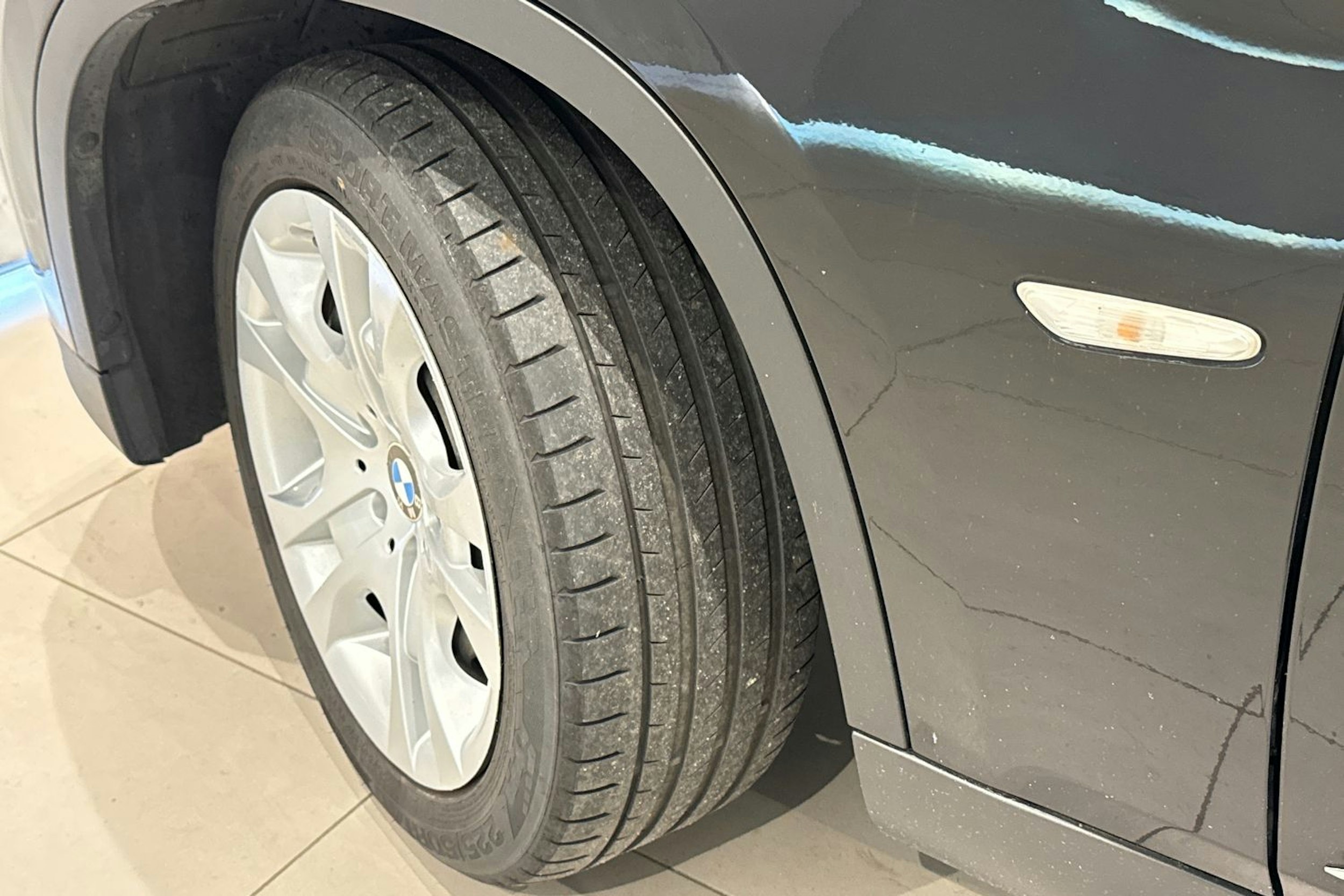 musta BMW X1 2011 kuva 13.