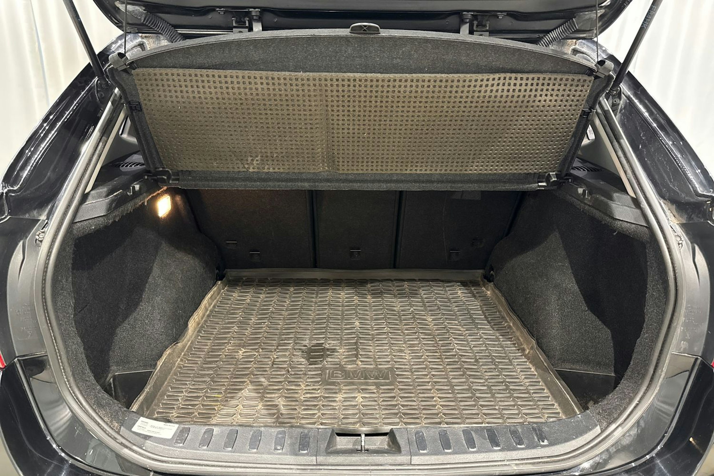 musta BMW X1 2011 kuva 15.