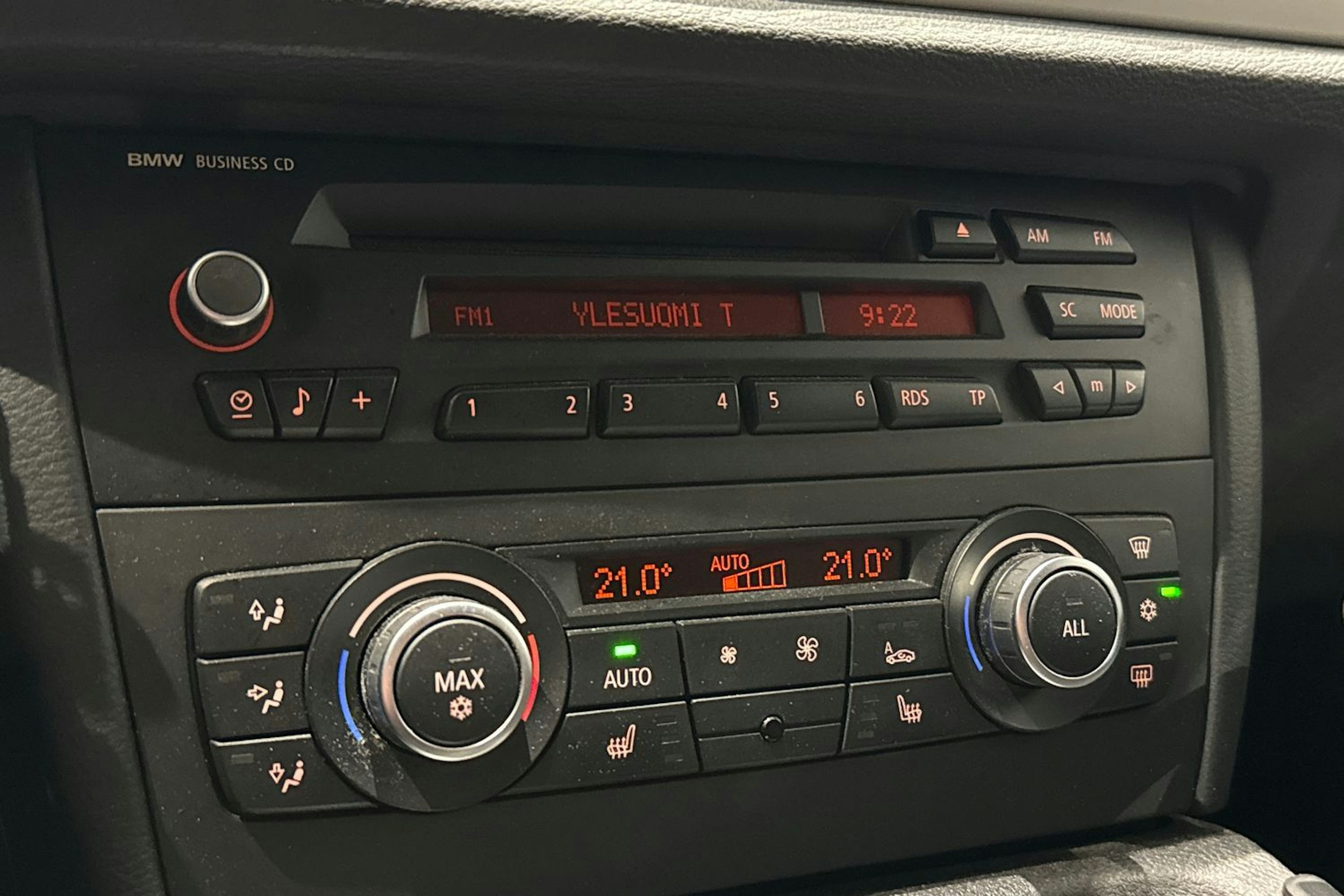 musta BMW X1 2011 kuva 17.