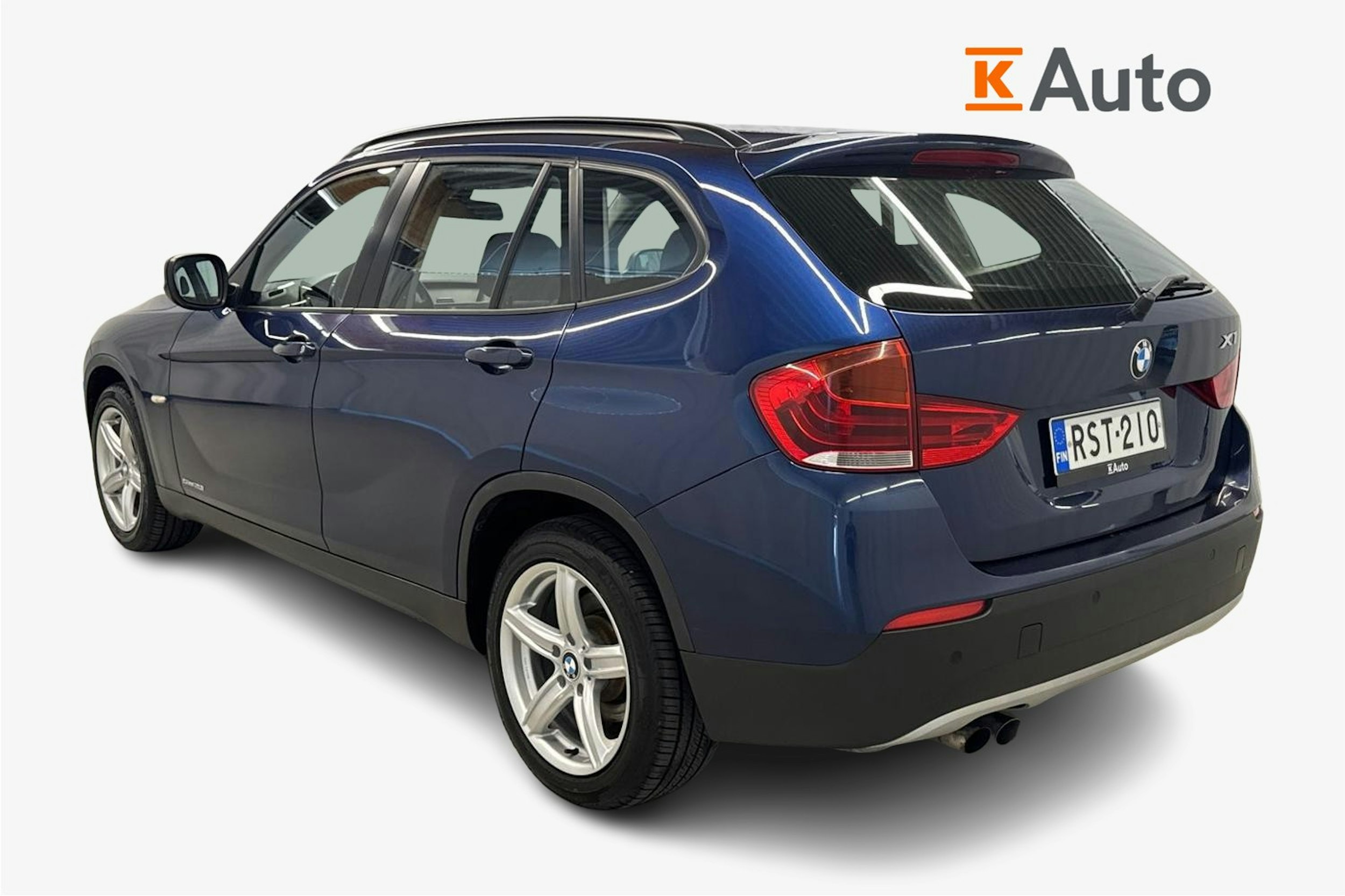 sininen BMW X1 2011 kuva 2.
