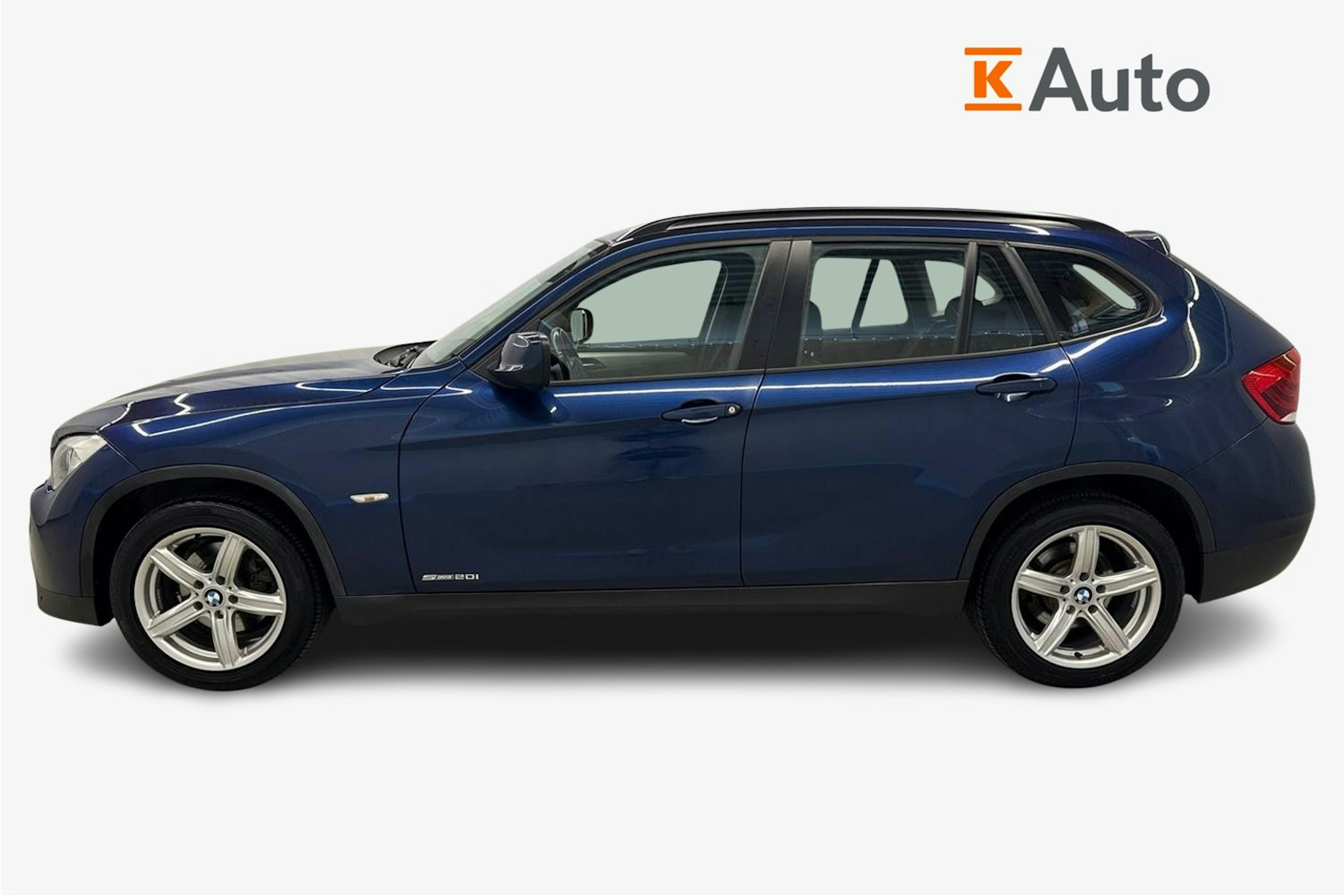 sininen BMW X1 2011 kuva 6.