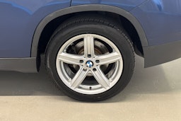 sininen BMW X1 2011 kuva 13.