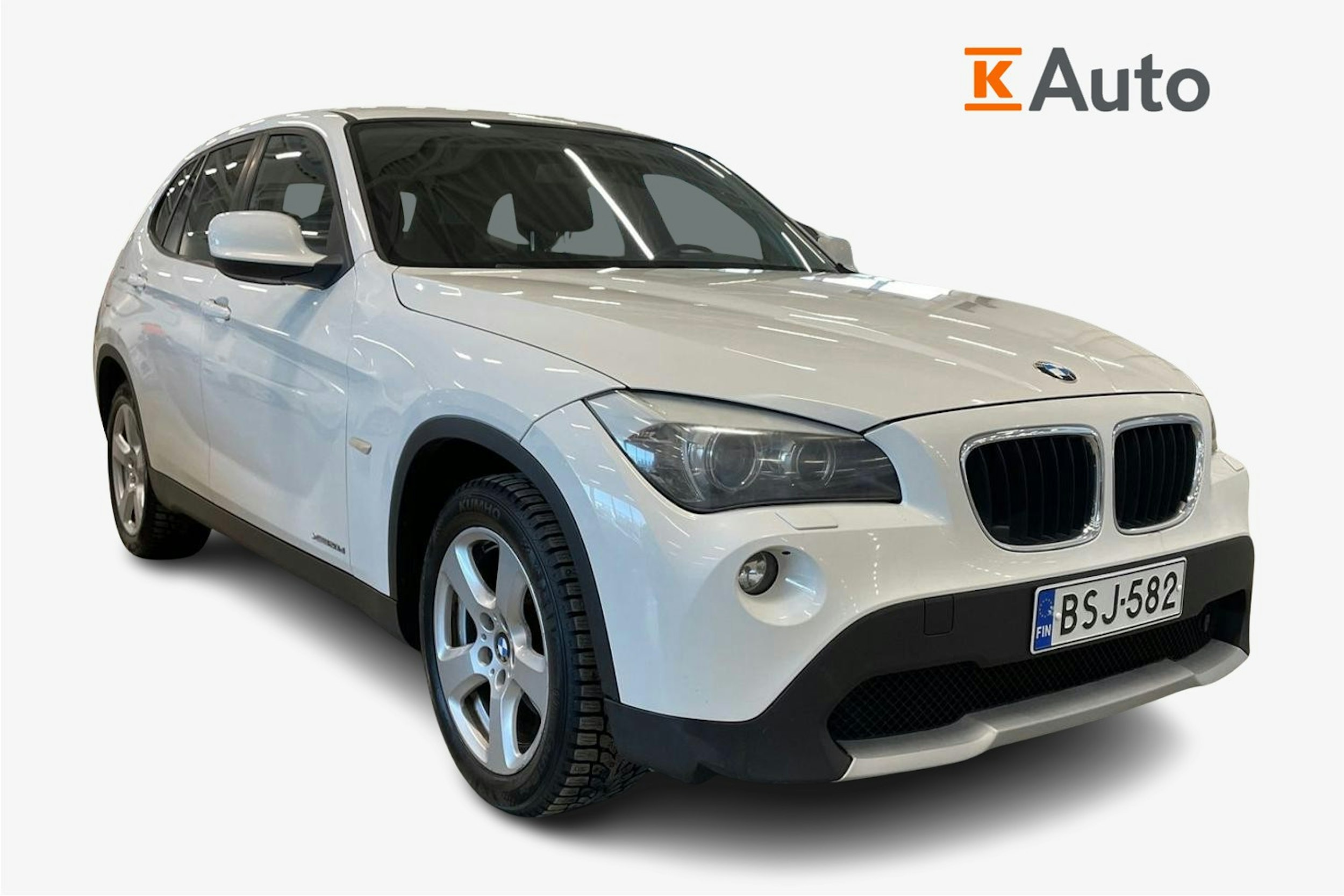 valkoinen BMW X1 2012 kuva 1.