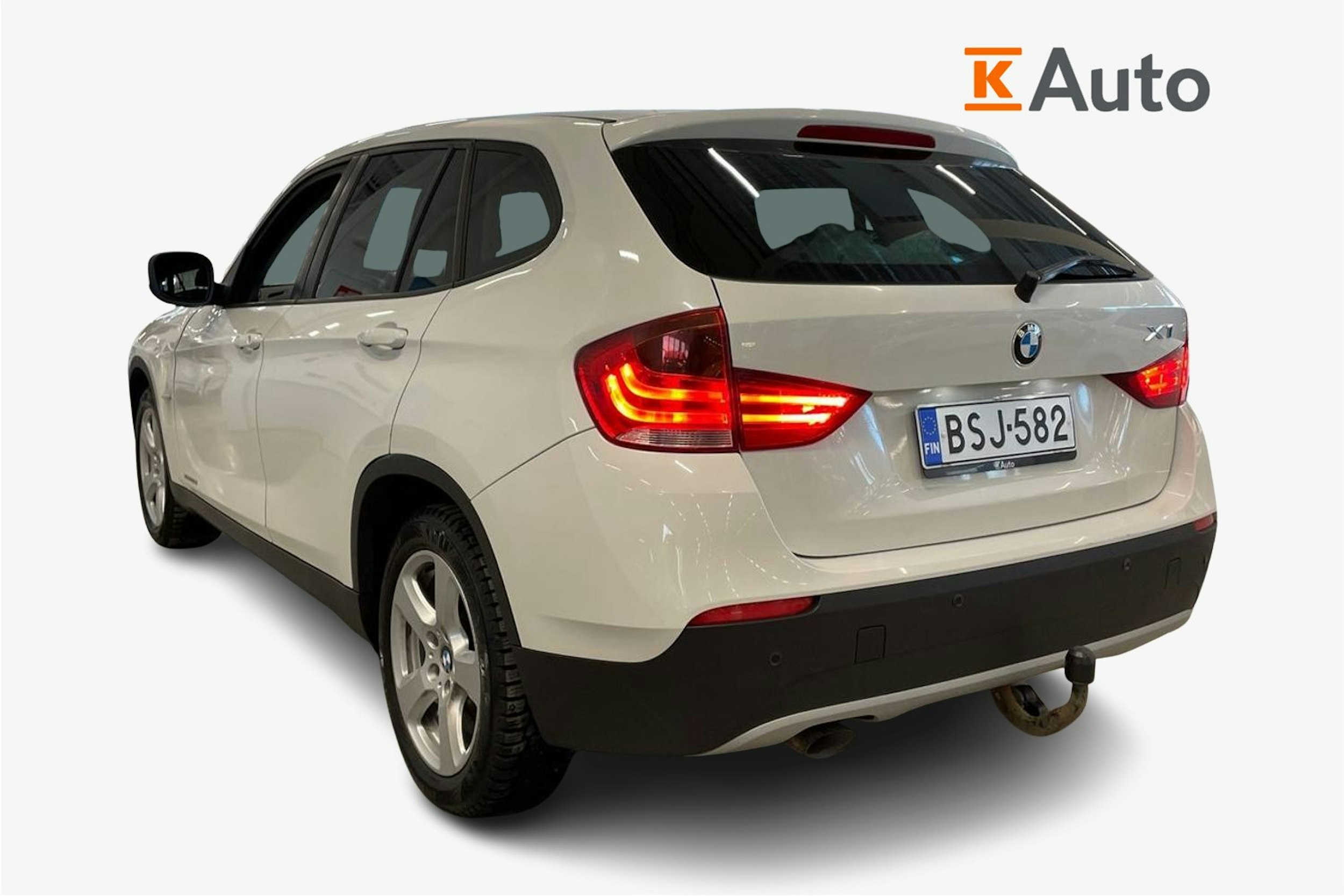 valkoinen BMW X1 2012 kuva 2.