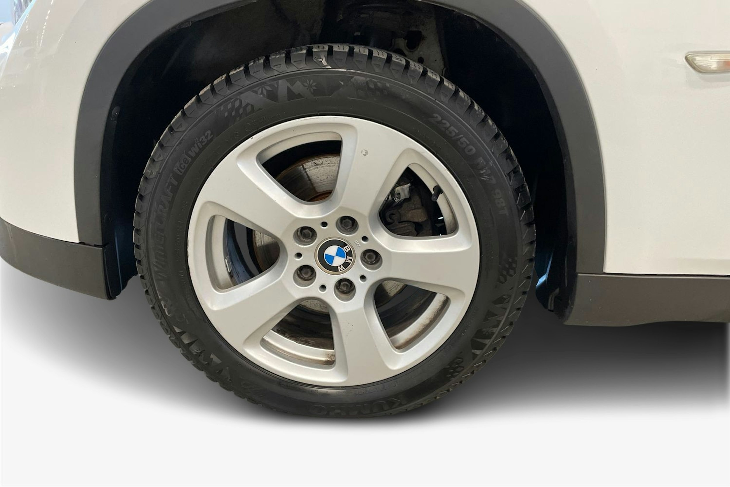 valkoinen BMW X1 2012 kuva 11.