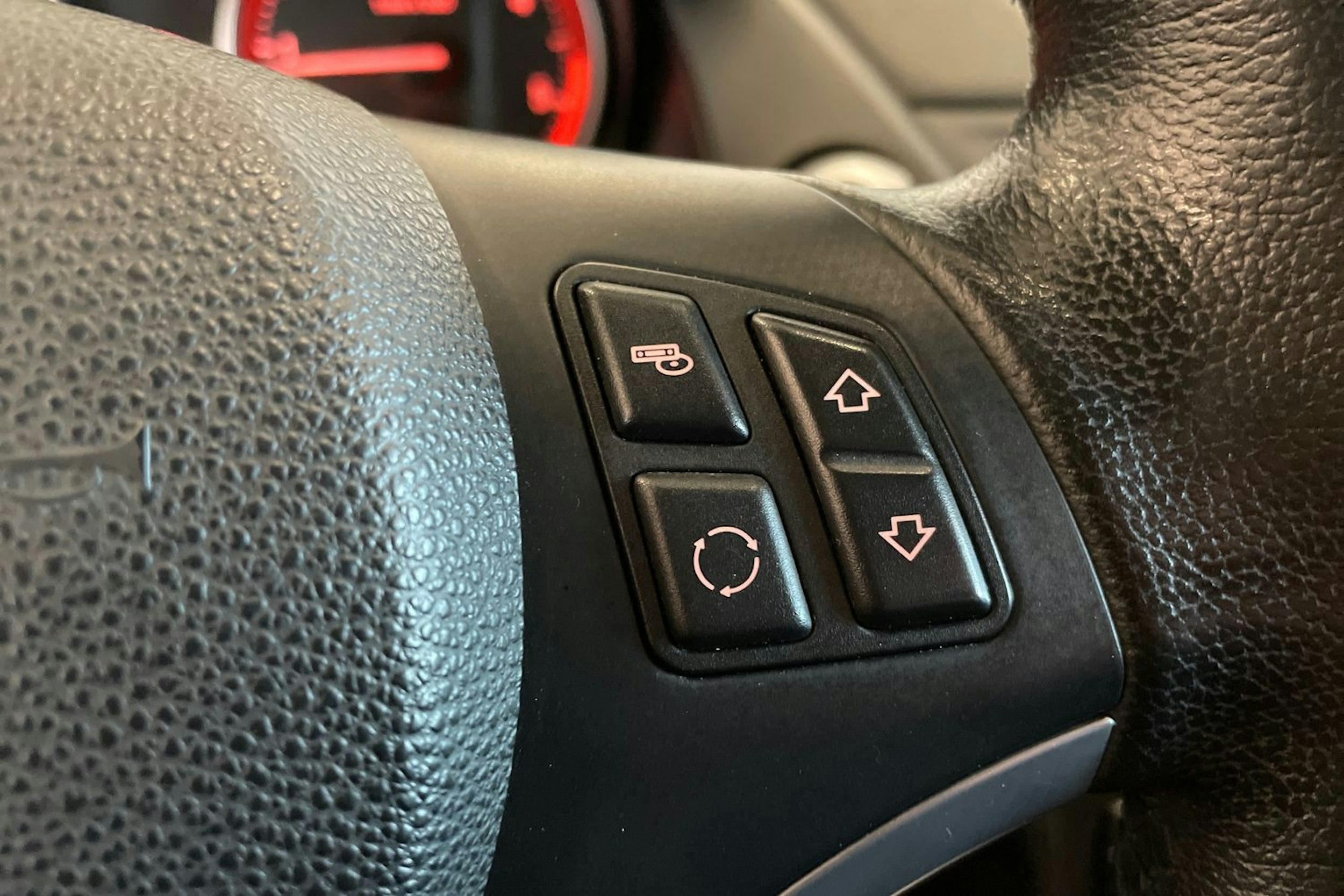 valkoinen BMW X1 2012 kuva 16.