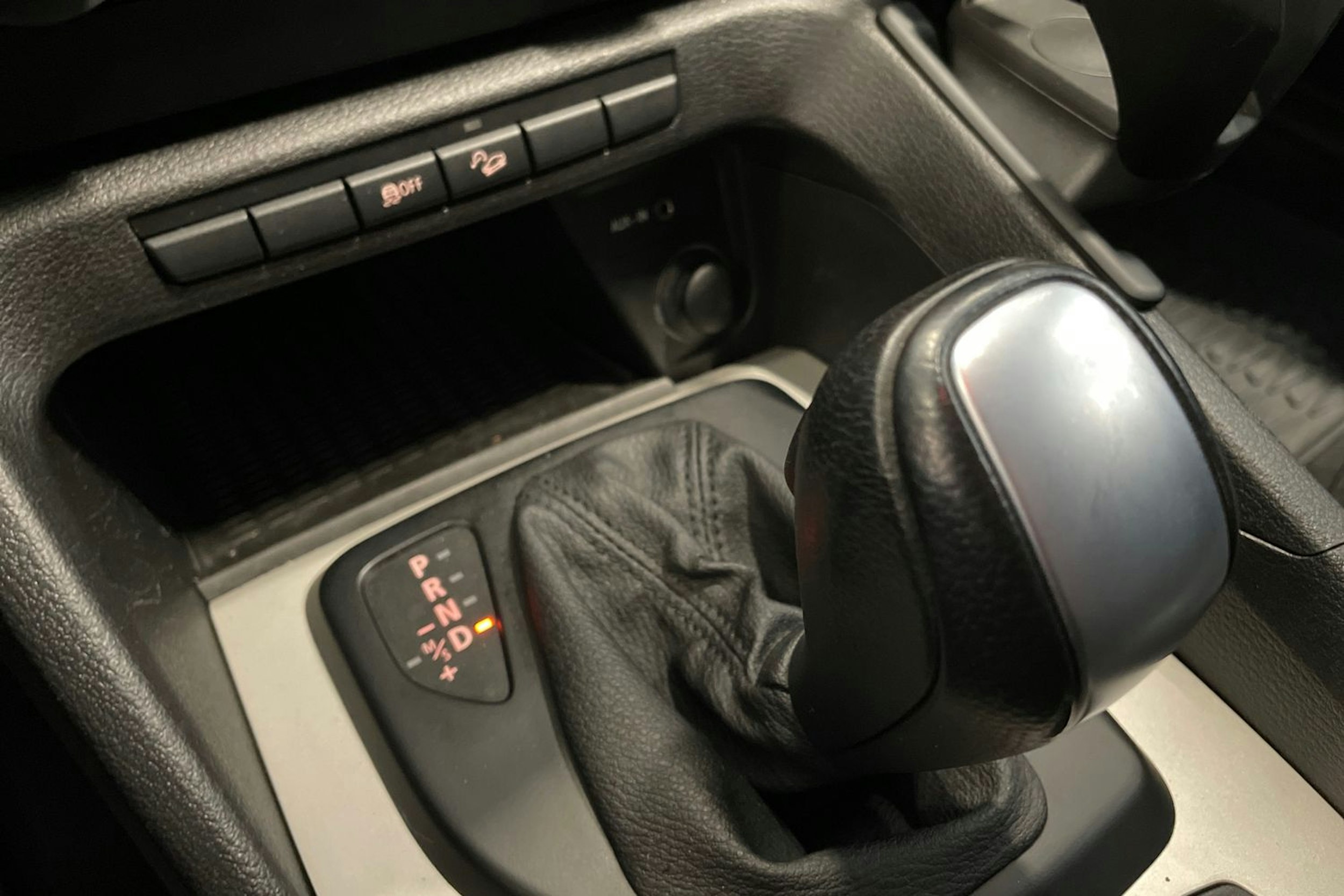 valkoinen BMW X1 2012 kuva 22.