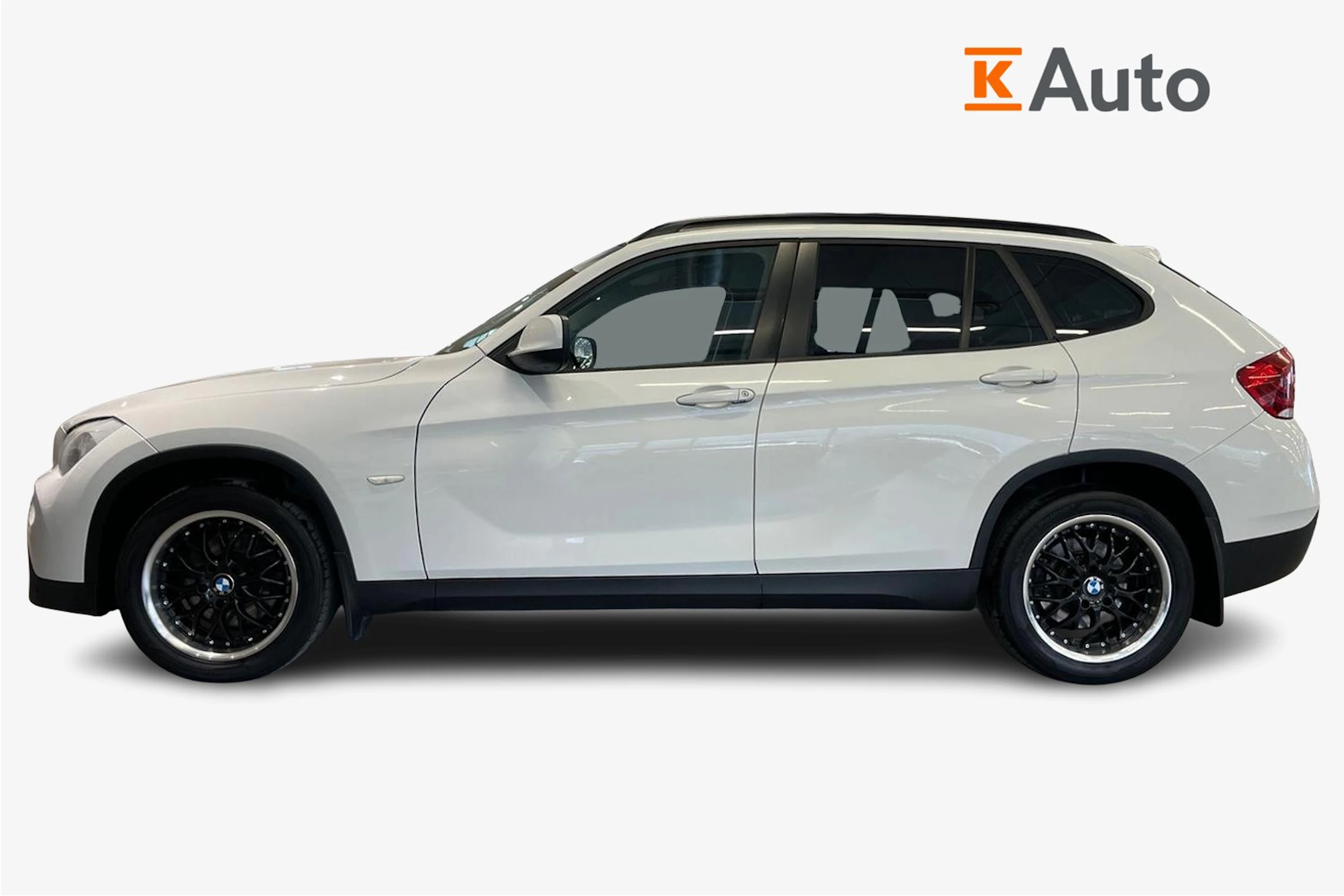 valkoinen BMW X1 2012 kuva 5.