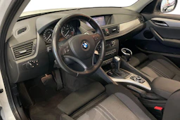 valkoinen BMW X1 2012 kuva 6.