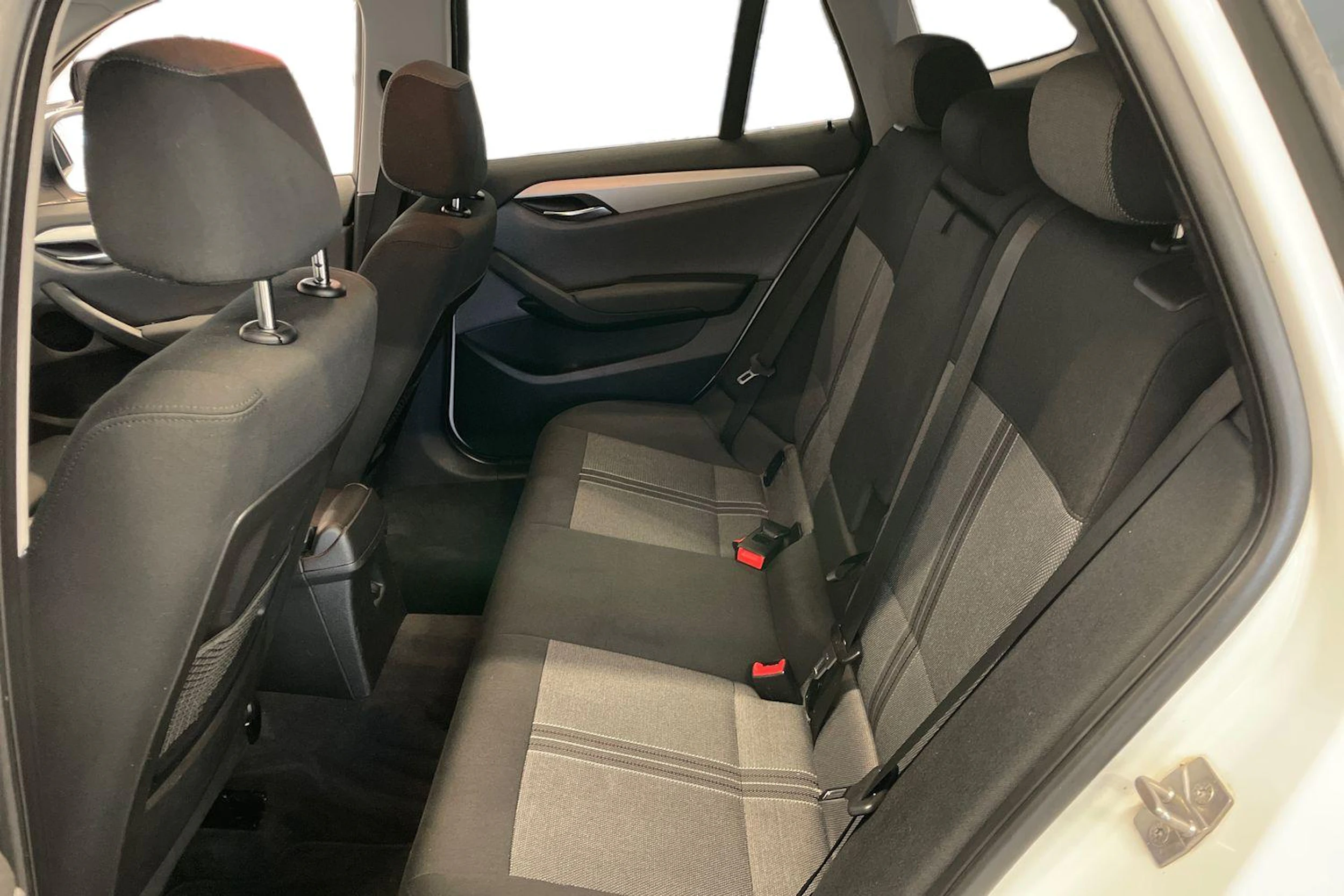 valkoinen BMW X1 2012 kuva 8.