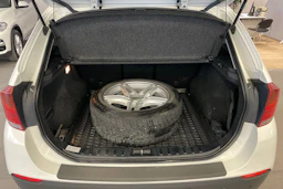 valkoinen BMW X1 2012 kuva 12.