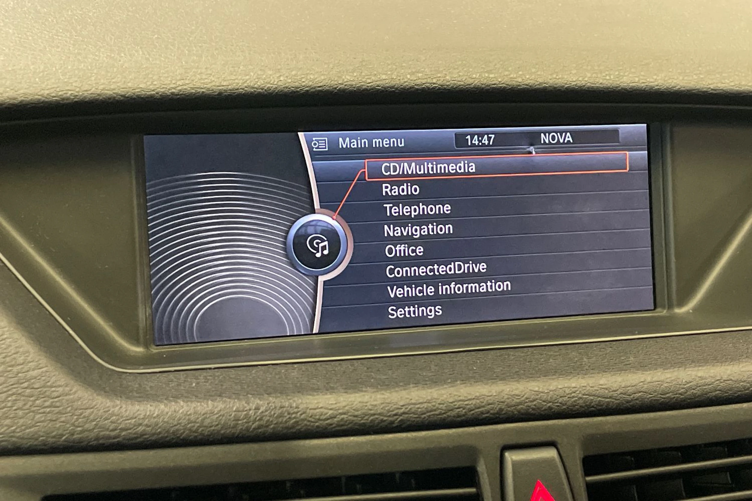 valkoinen BMW X1 2012 kuva 13.