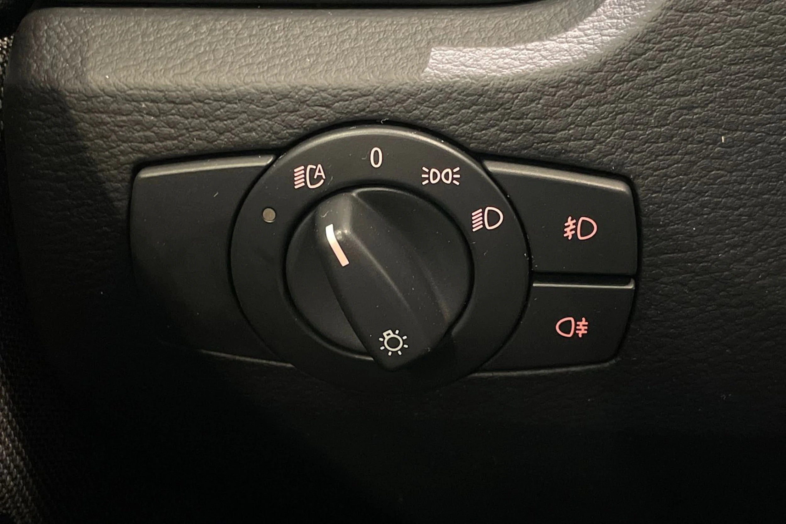 valkoinen BMW X1 2012 kuva 18.