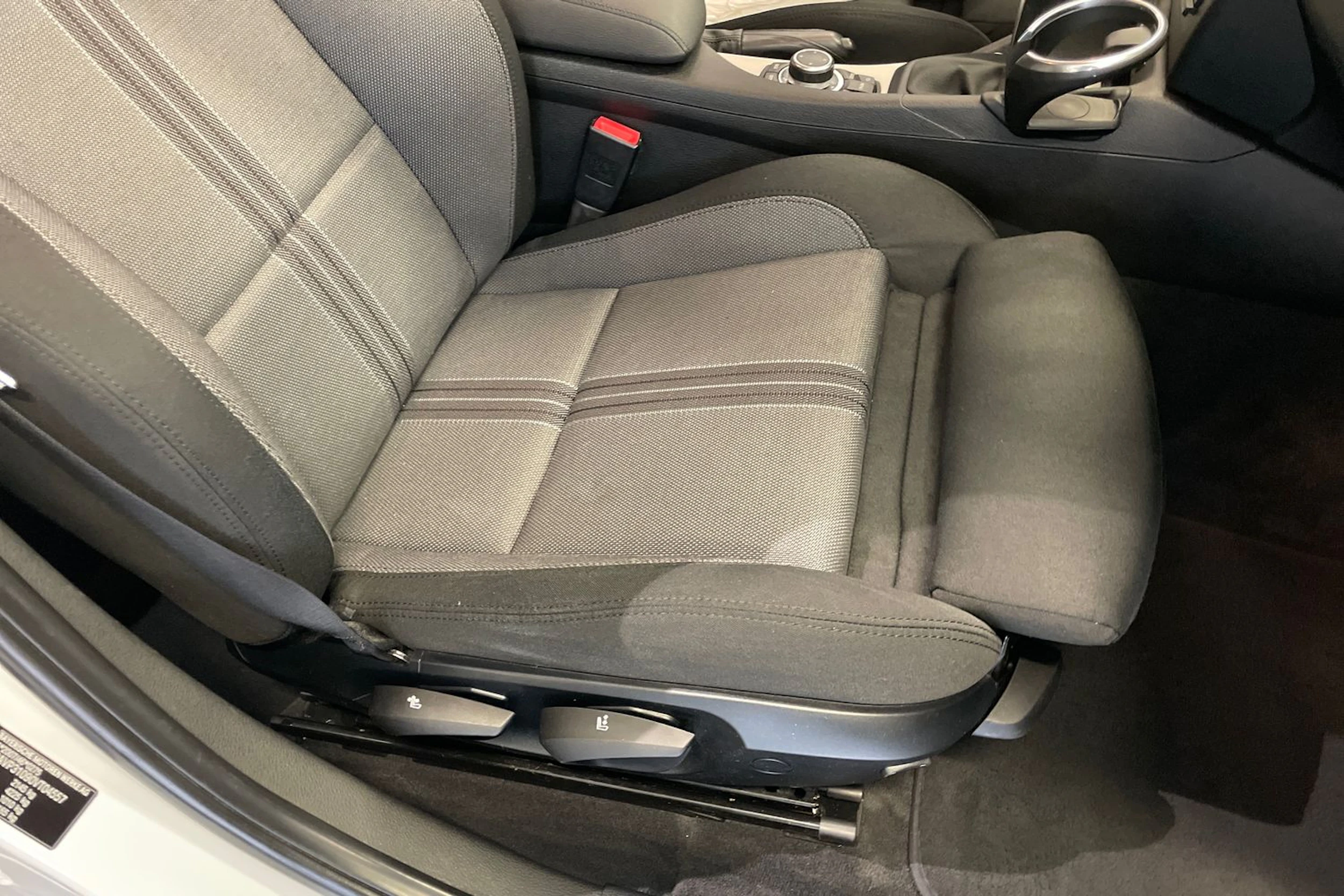 valkoinen BMW X1 2012 kuva 23.