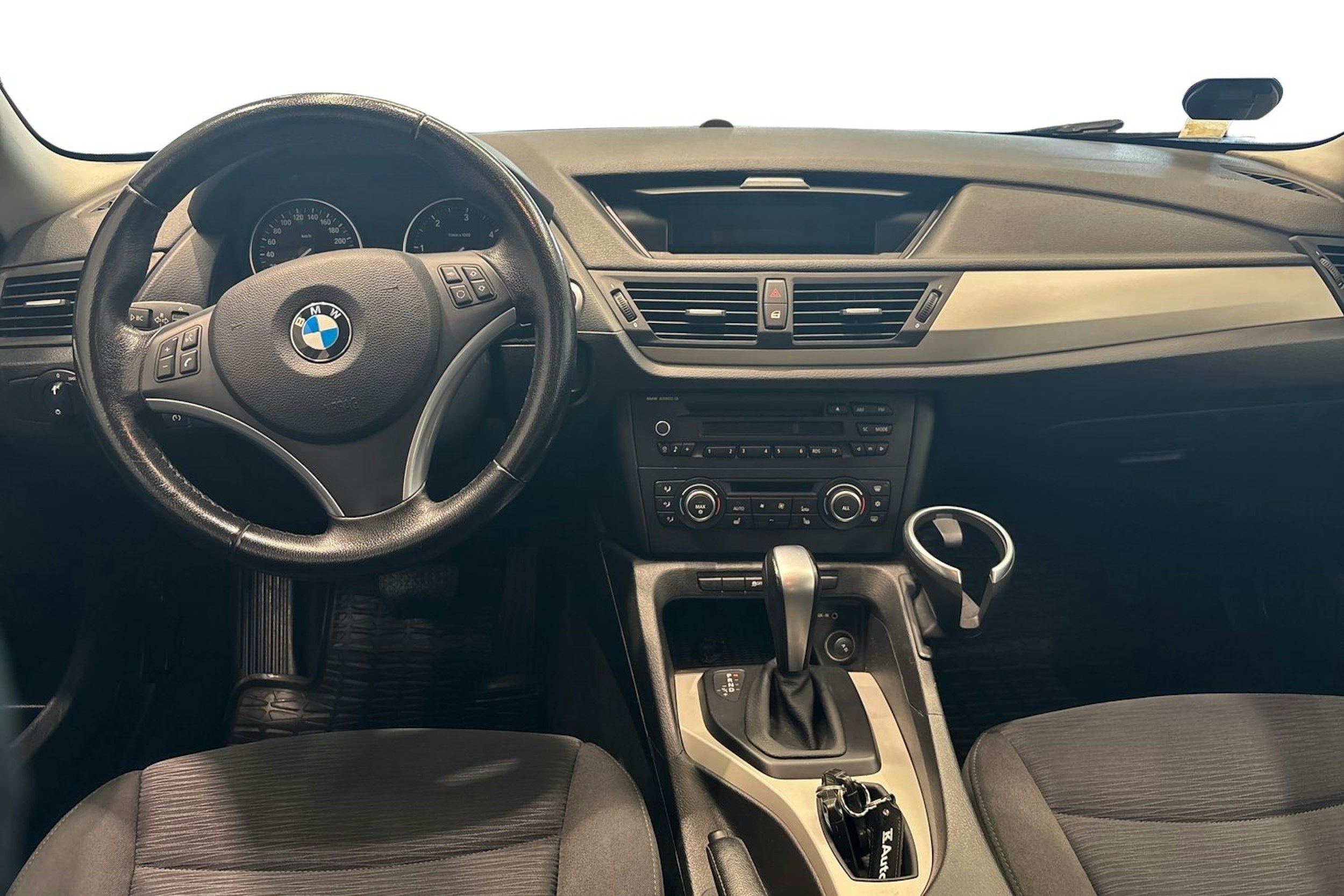 Musta BMW X1 2012 kuva 9.
