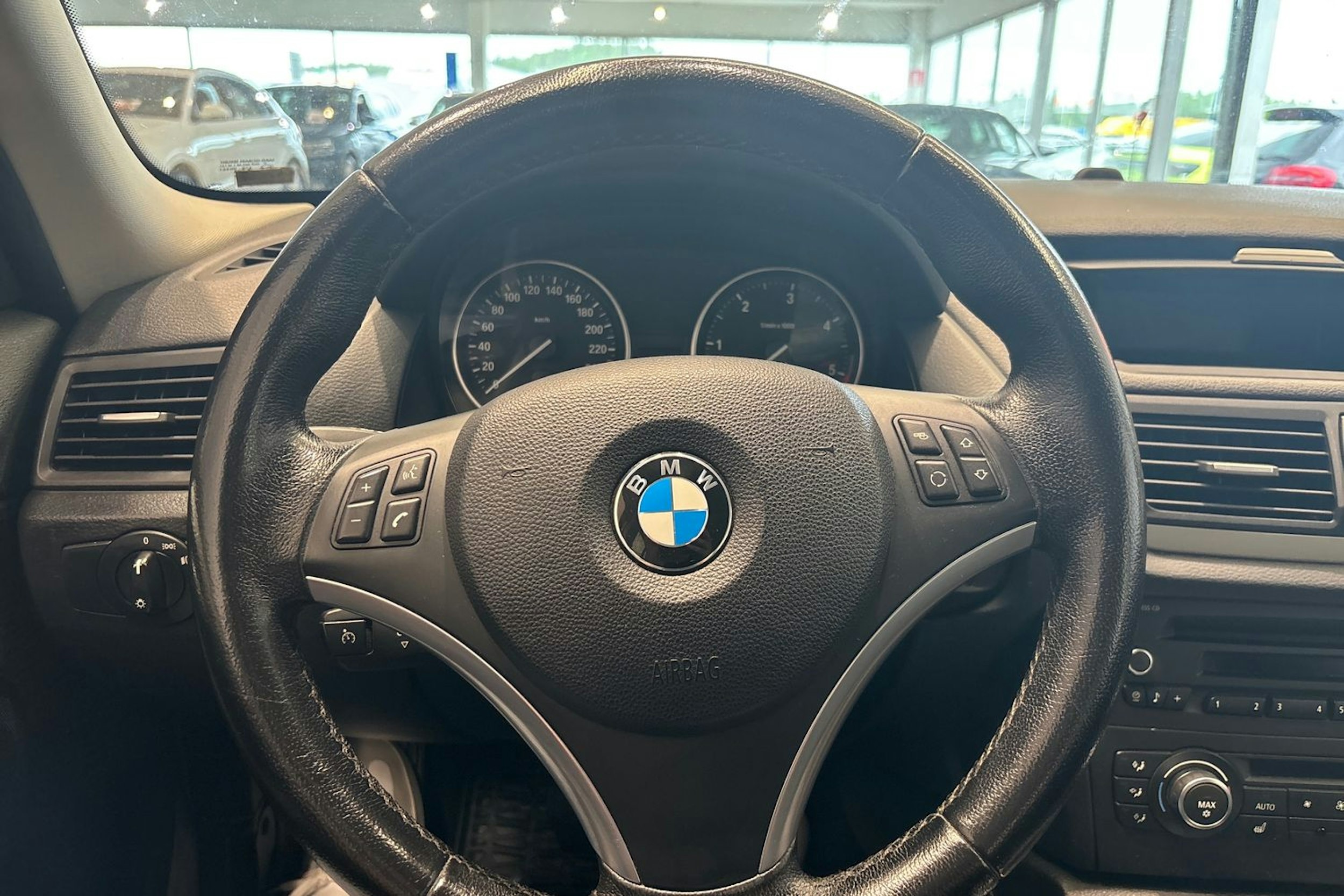 Musta BMW X1 2012 kuva 15.