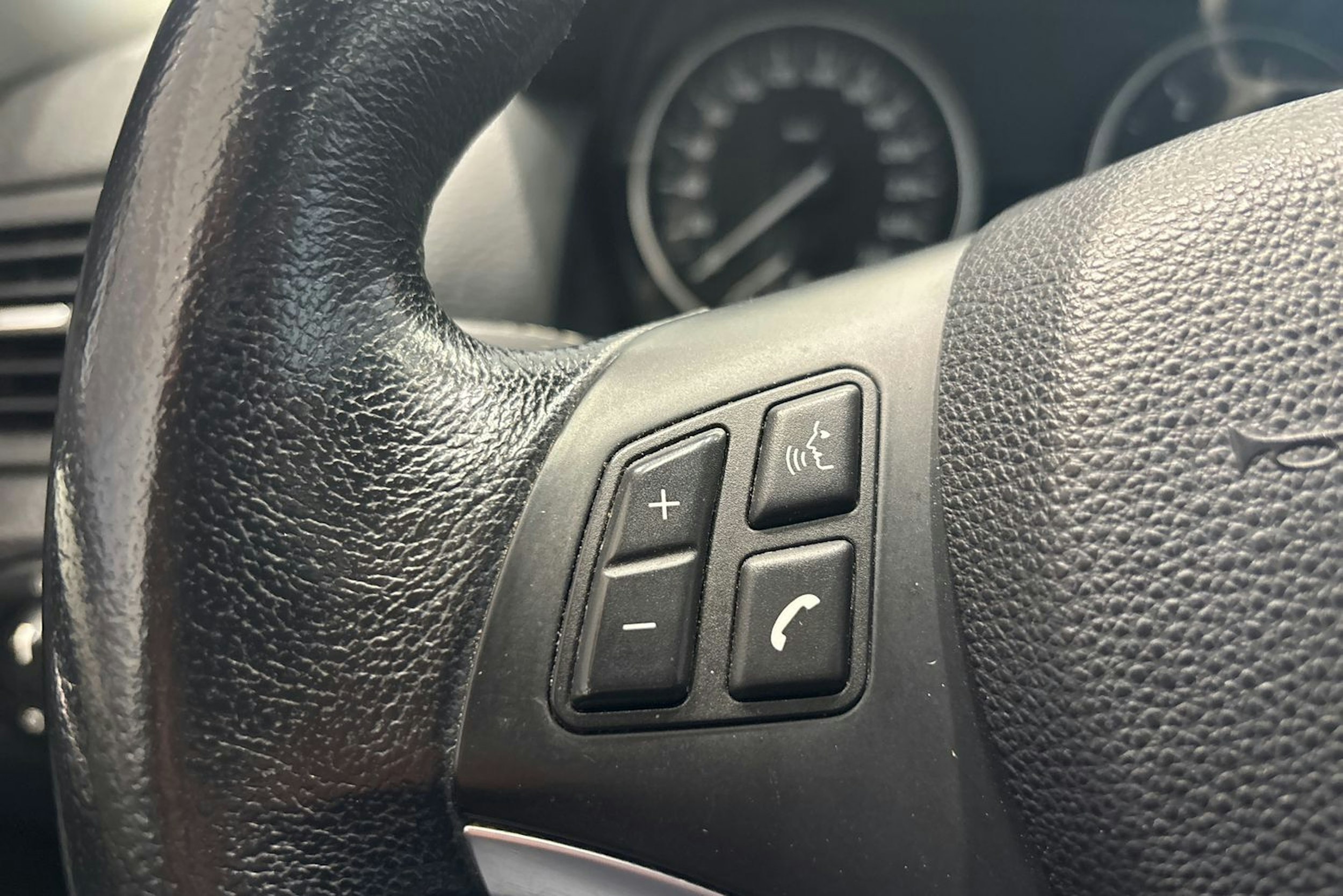 Musta BMW X1 2012 kuva 17.