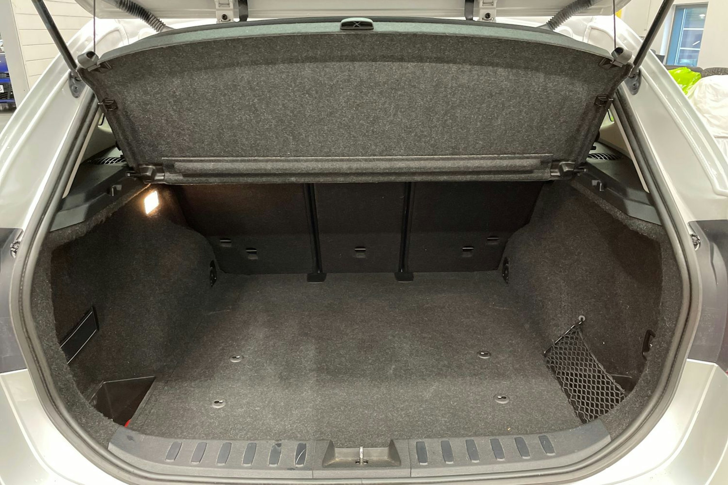 Harmaa BMW X1 2012 kuva 15.