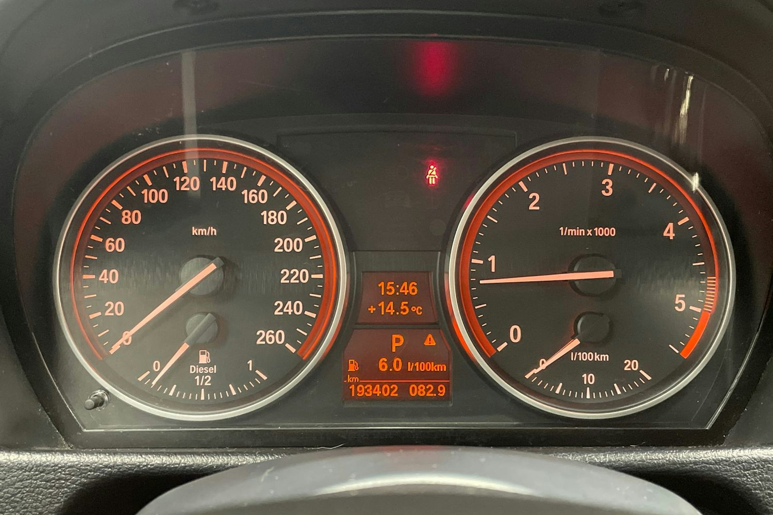 Harmaa BMW X1 2012 kuva 16.