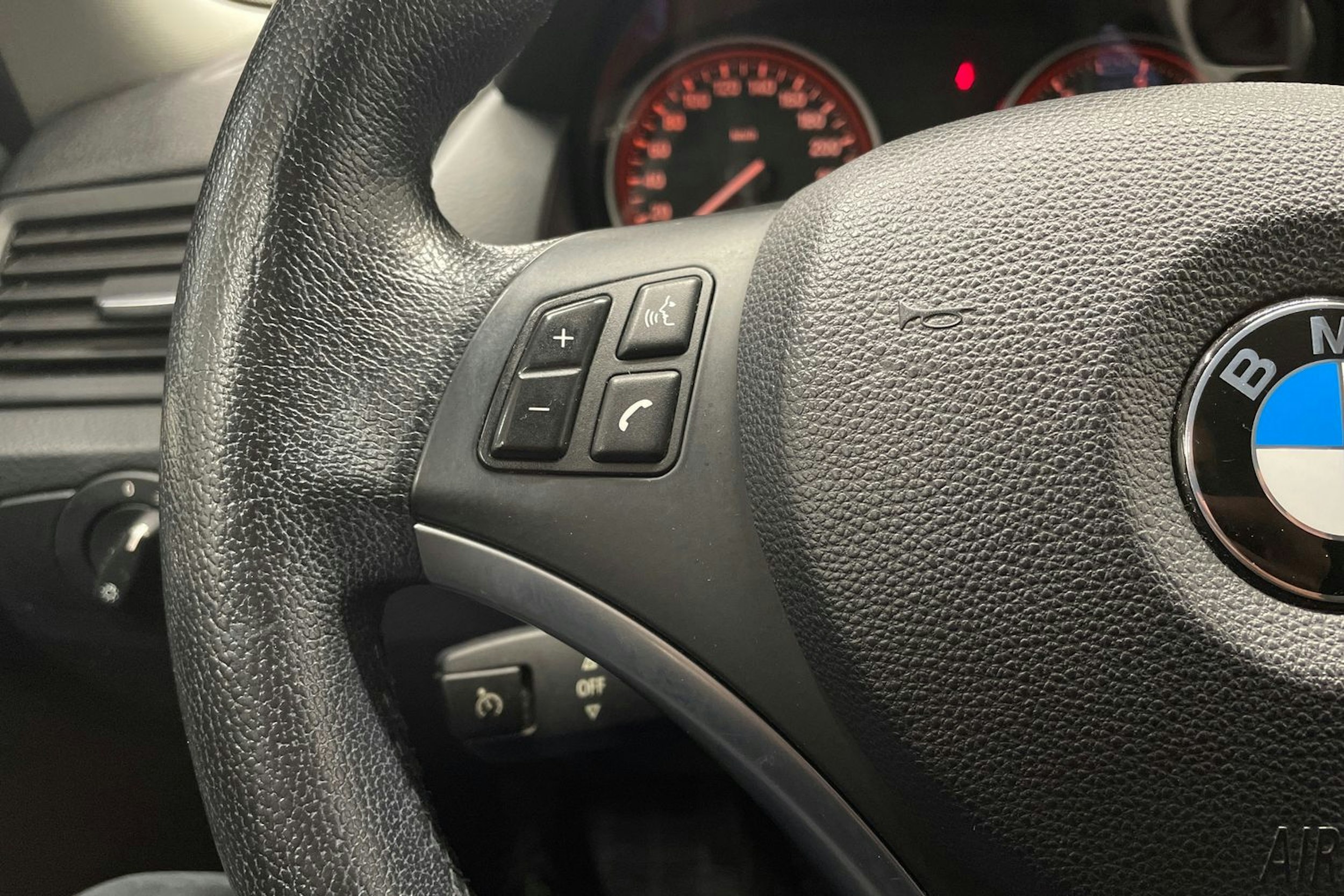 Harmaa BMW X1 2012 kuva 19.