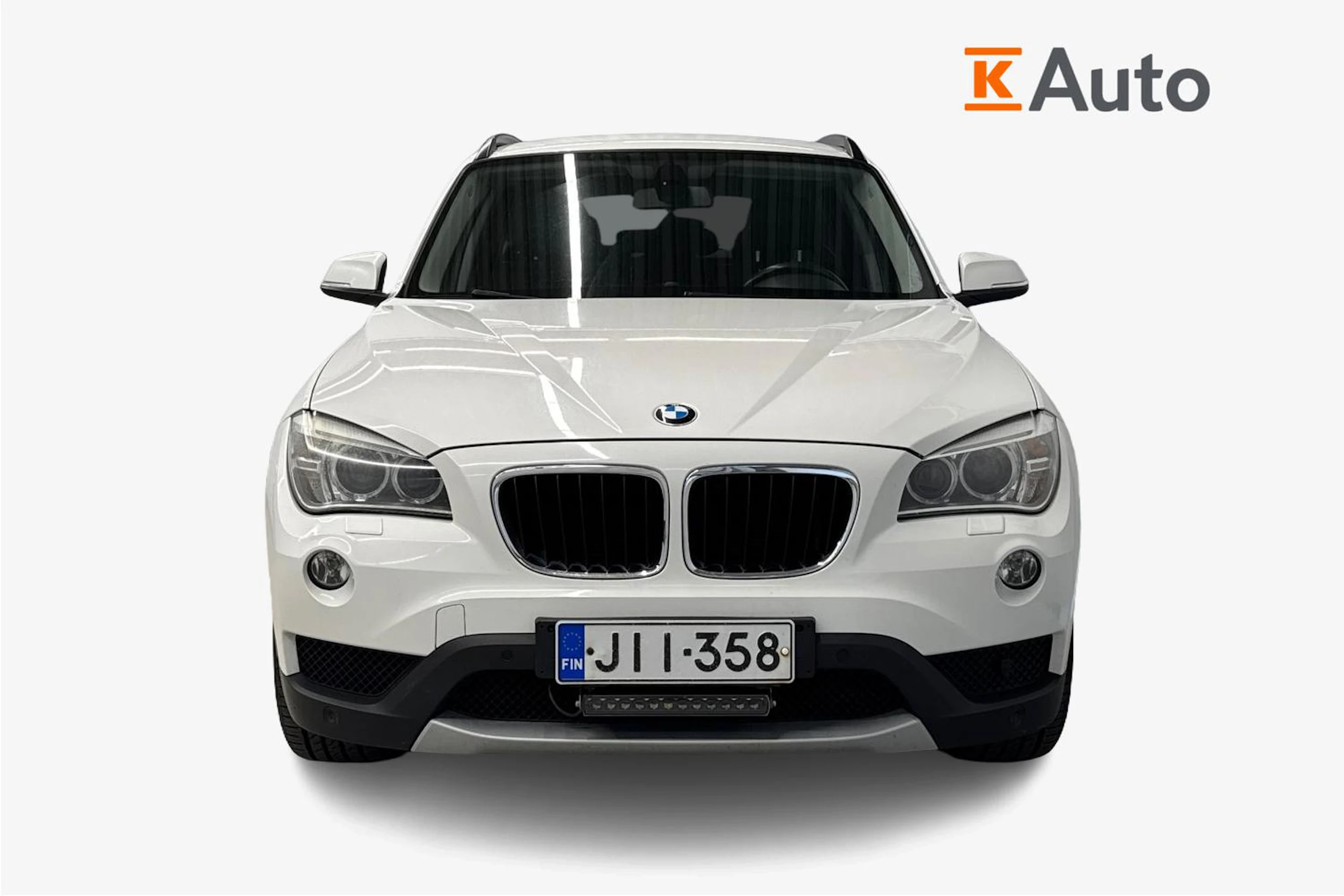 valkoinen BMW X1 2012 kuva 4.