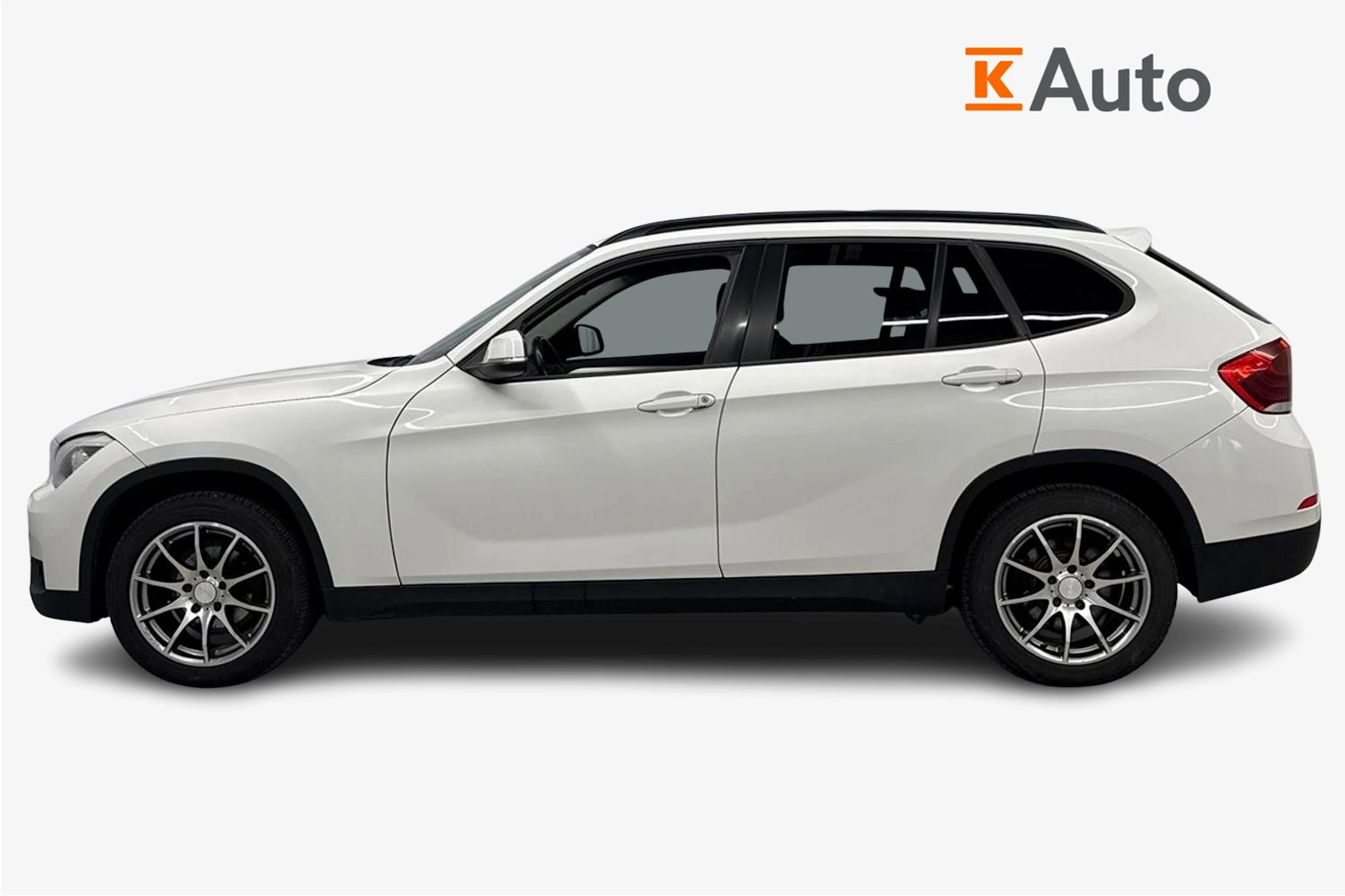 valkoinen BMW X1 2012 kuva 5.