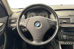 valkoinen BMW X1 2012 kuva 9.