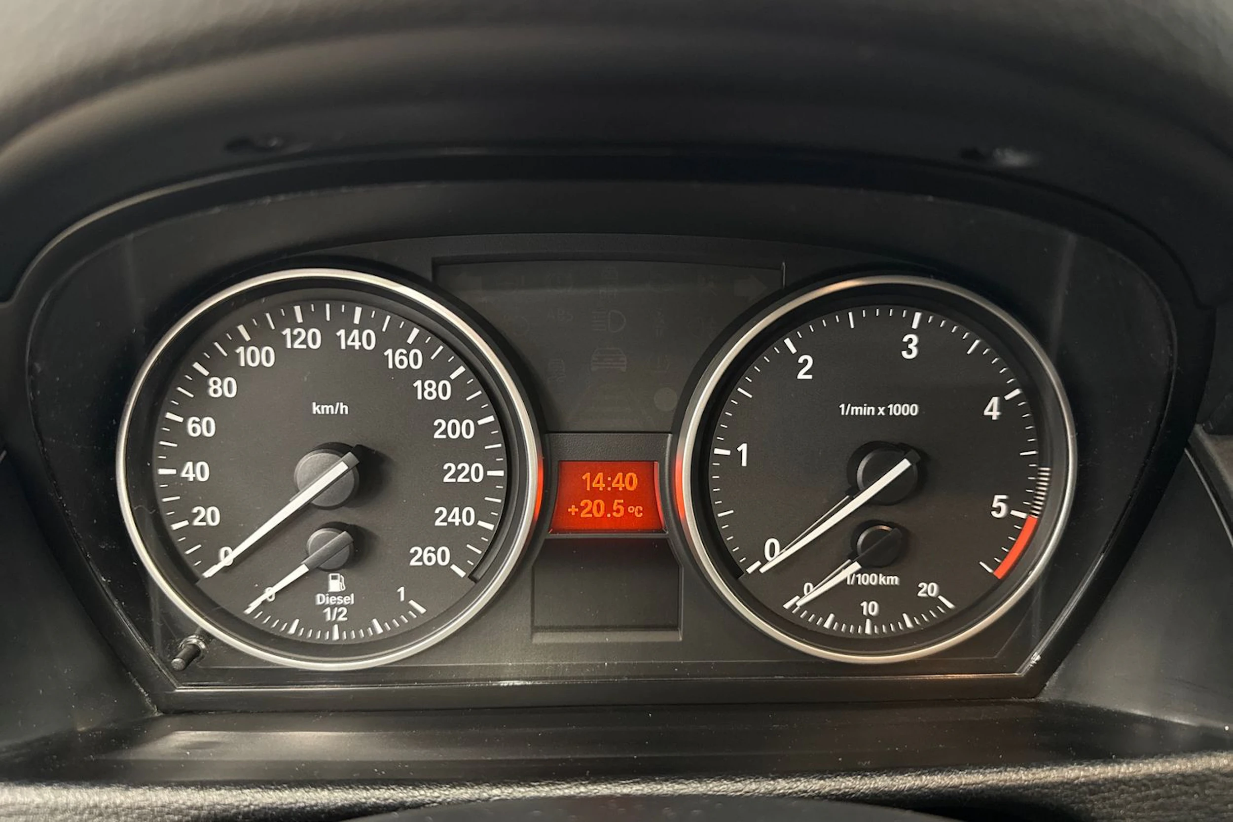 valkoinen BMW X1 2012 kuva 10.