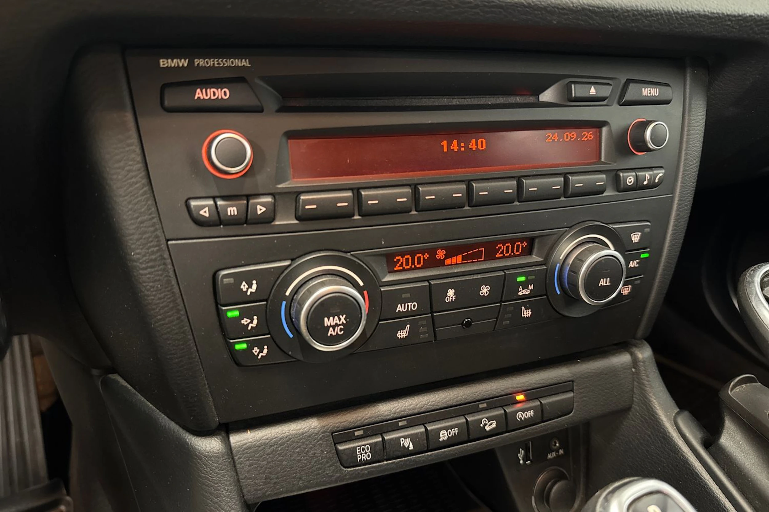 valkoinen BMW X1 2012 kuva 11.
