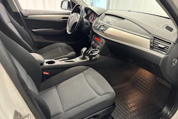 valkoinen BMW X1 2012 kuva 14.