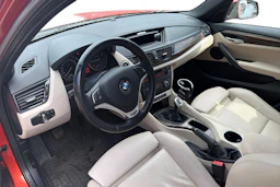 oranssi BMW X1 2012 kuva 3.