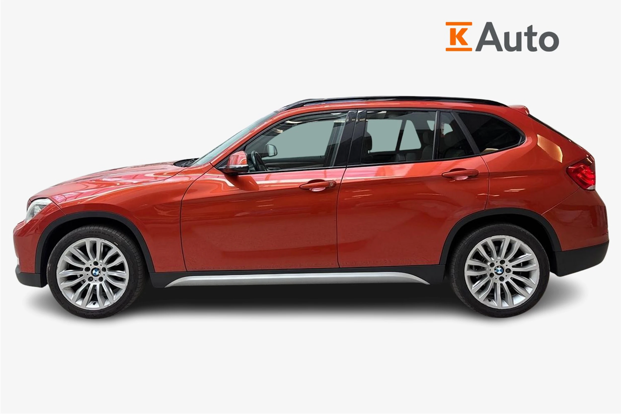 oranssi BMW X1 2012 kuva 5.