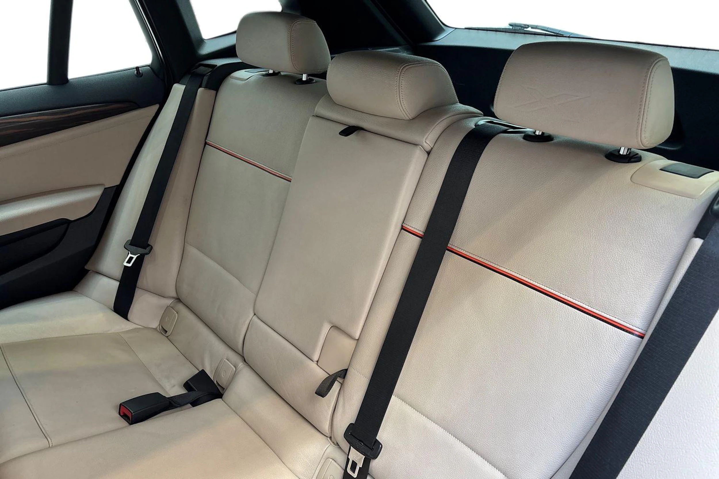 oranssi BMW X1 2012 kuva 8.