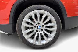 oranssi BMW X1 2012 kuva 9.