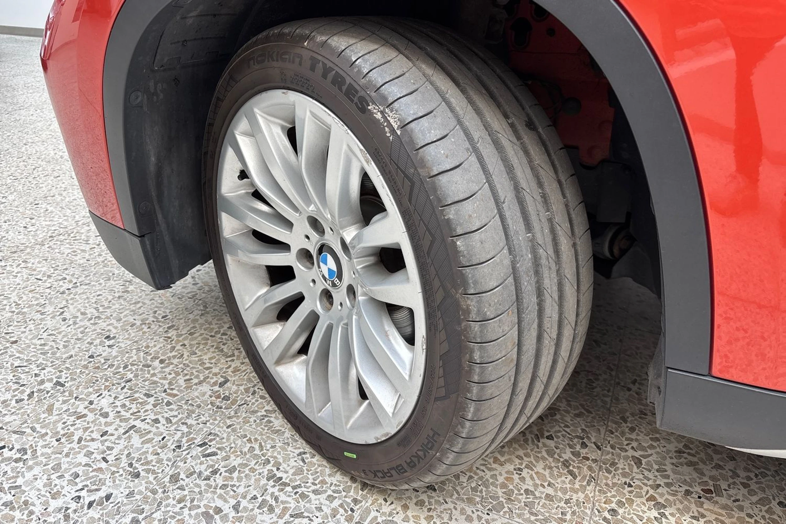 oranssi BMW X1 2012 kuva 10.