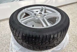 oranssi BMW X1 2012 kuva 11.