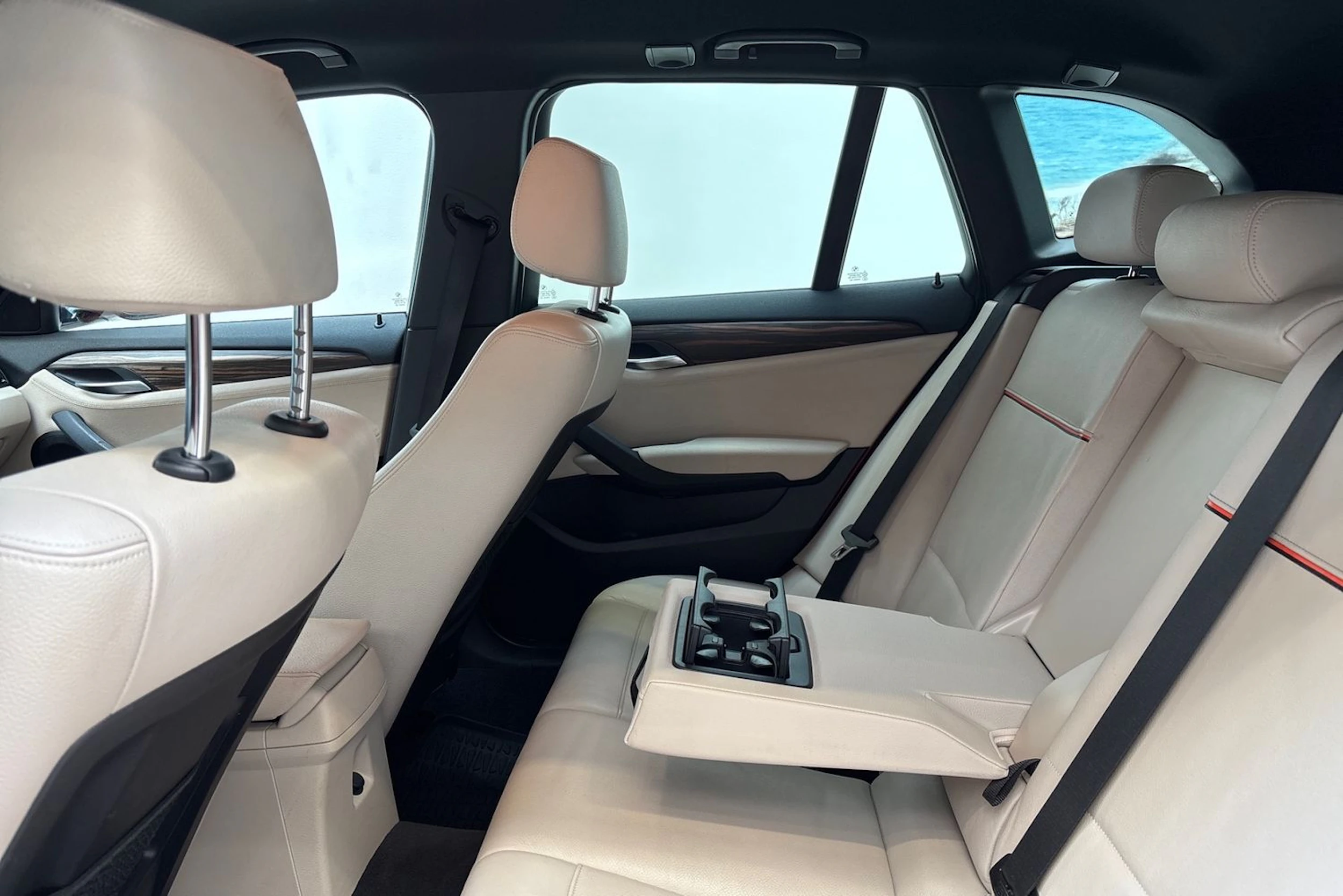 oranssi BMW X1 2012 kuva 13.